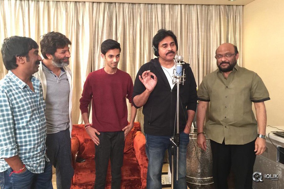 Pawan-Kalyan-Sings-For-Agnyaathavaasi